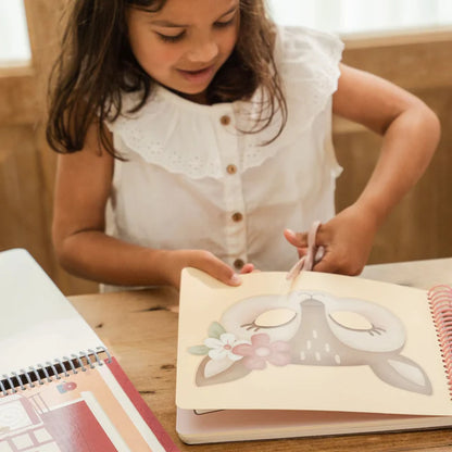 Livre d'activités avec ciseau - Rosa