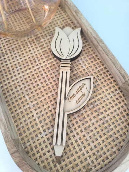 🌸 Crayon Fleur en Bois Personnalisable – Cadeau de fin d'année scolaire