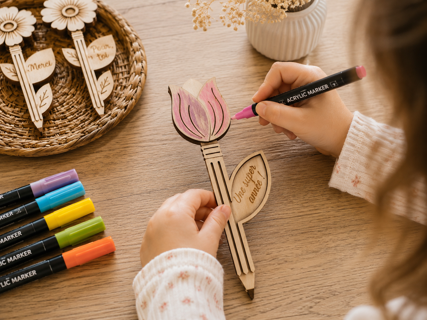 🌸 Crayon Fleur en Bois Personnalisable – Cadeau de fin d'année scolaire