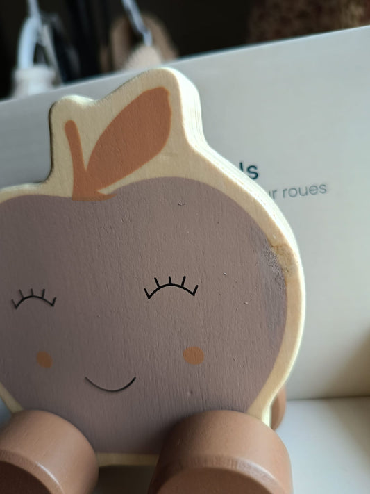 Jouet en bois à roulettes - La pomme N°2
