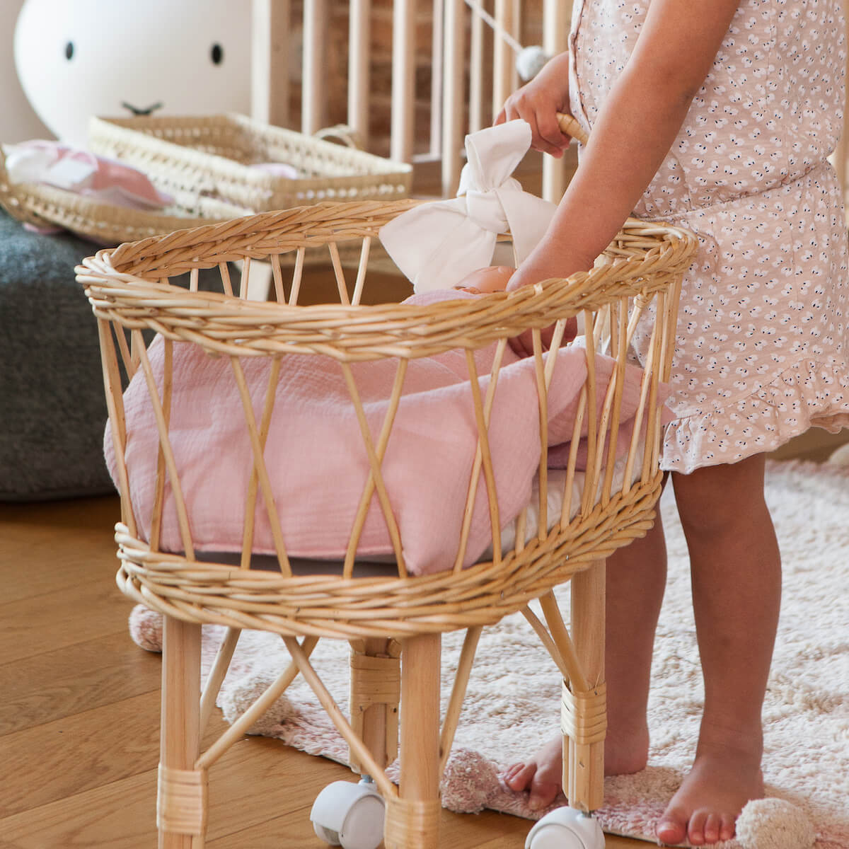 Berceau poupée en osier