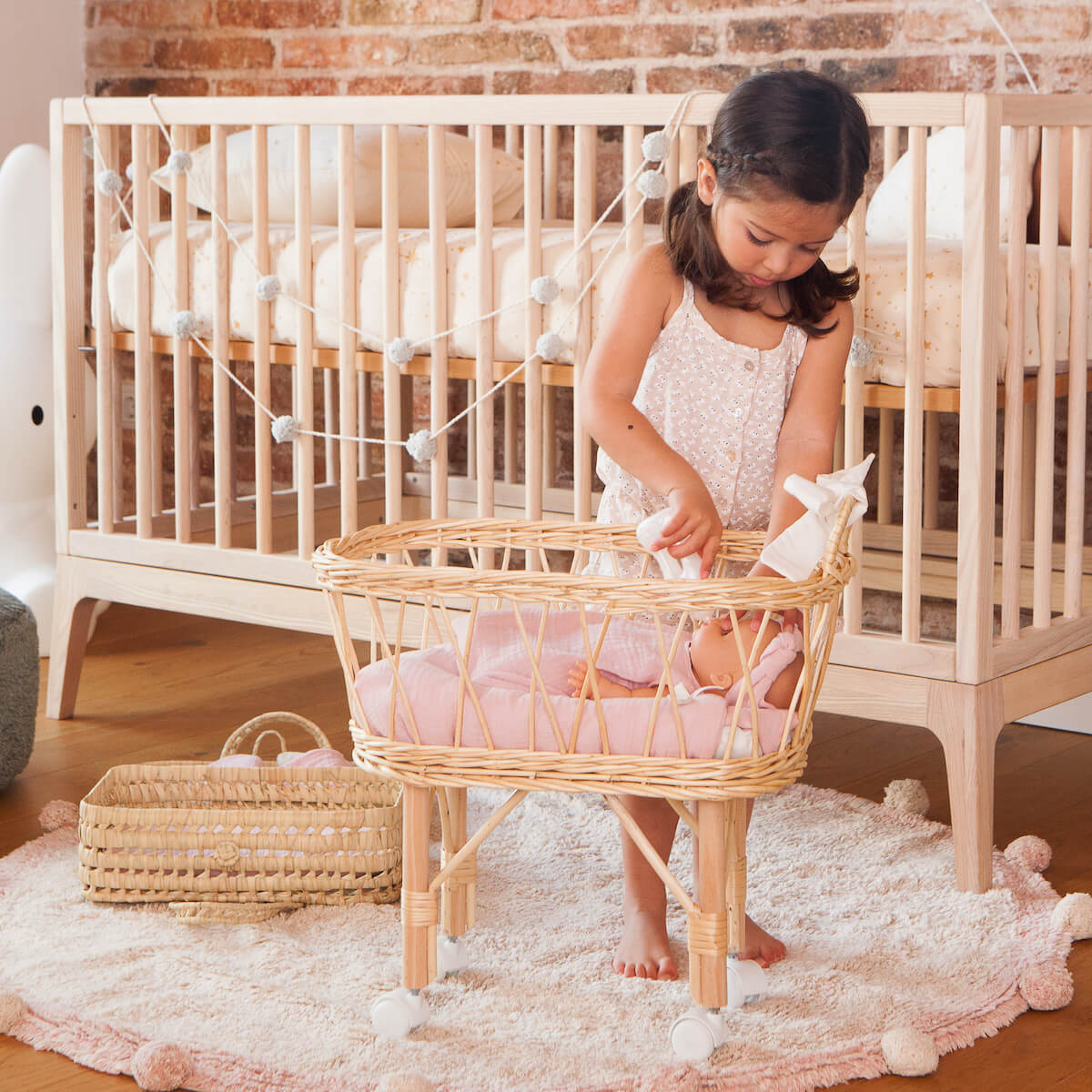 Berceau poupée en osier