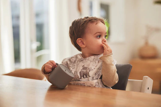 gobelet à goûter avec couvercle silicone storm grey